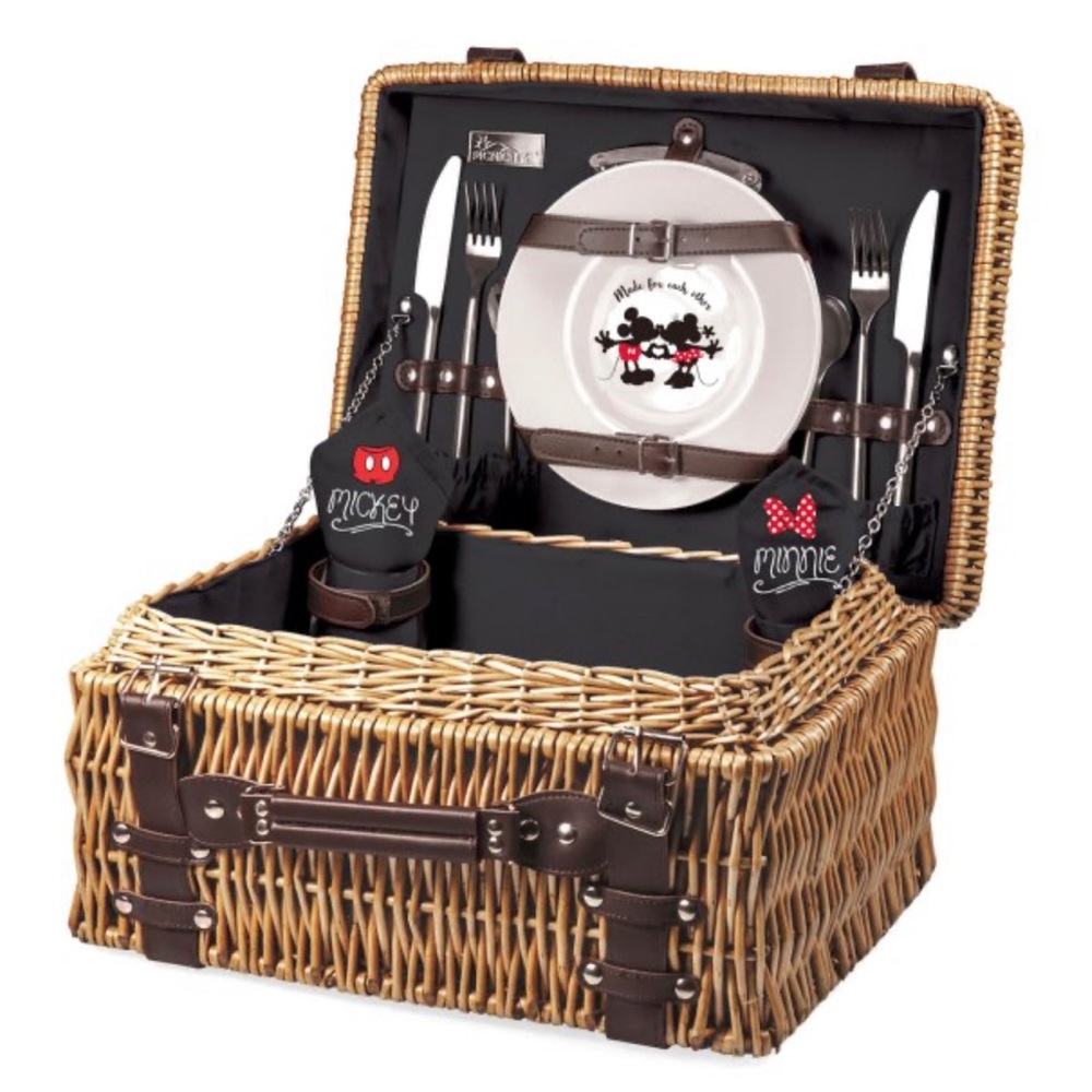 Picnic Time Champion Mickey & Minnie Mouse Picnic Basket
